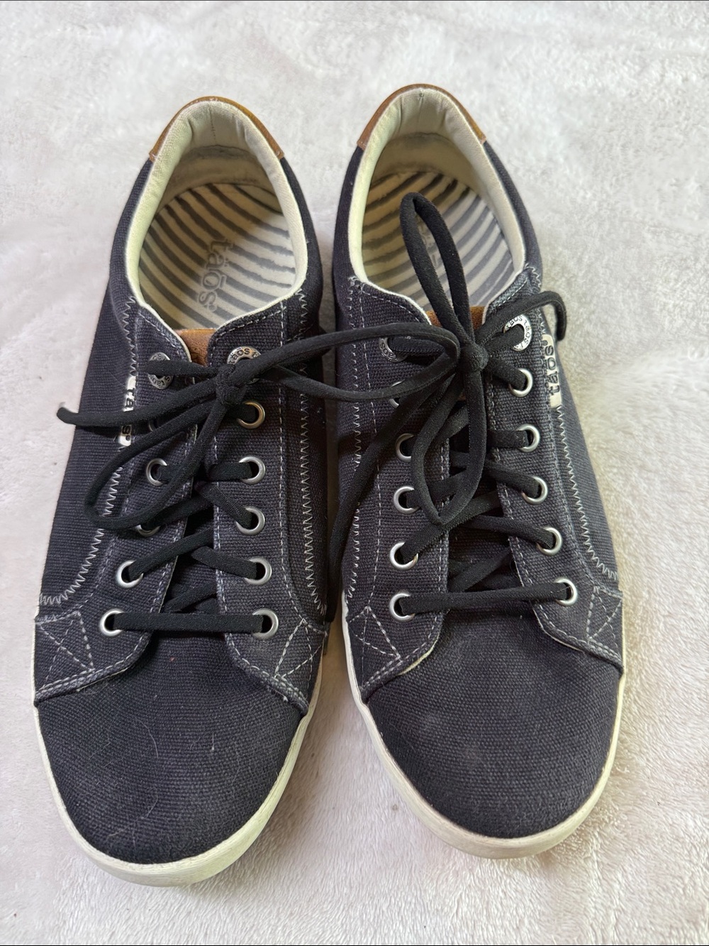 Taos Starburst Black Canvas Sneakers Women's Size 10 Comfort Shoes STB-13834